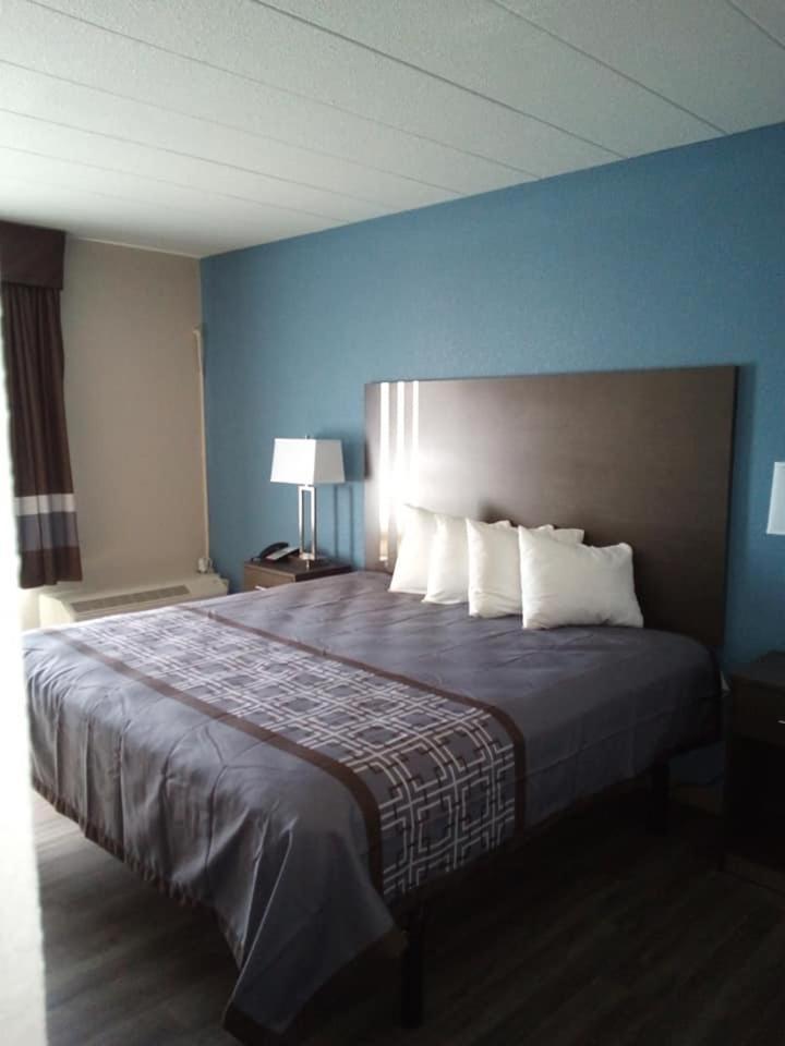 Motel 6 Burlington Exterior foto